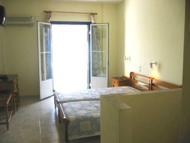 Dedes Apartments Skála Екстериор снимка